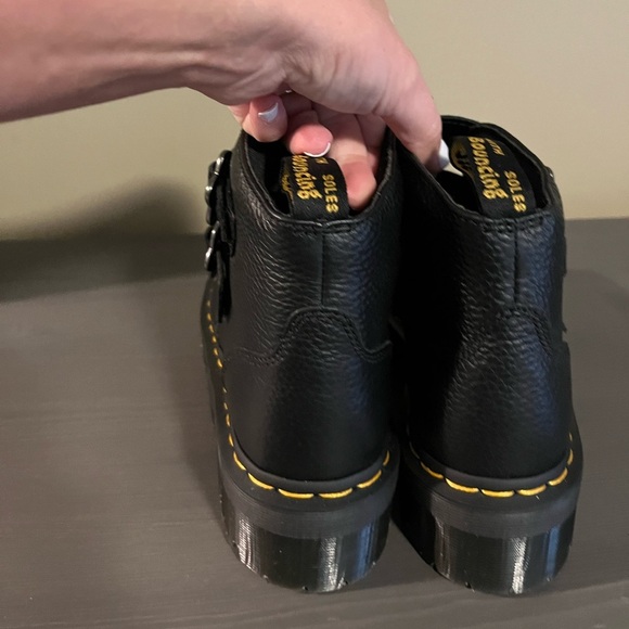 DR. Martens Devon Flower Quad Boots NWOB - Picture 15 of 16